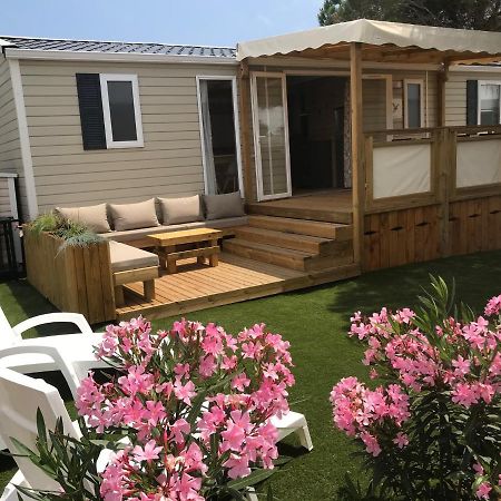 Mobil Home Camping Le Mar Estang Bord De Plage 카네트 외부 사진