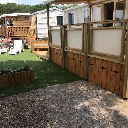 Mobil Home Camping Le Mar Estang Bord De Plage 카네트 외부 사진