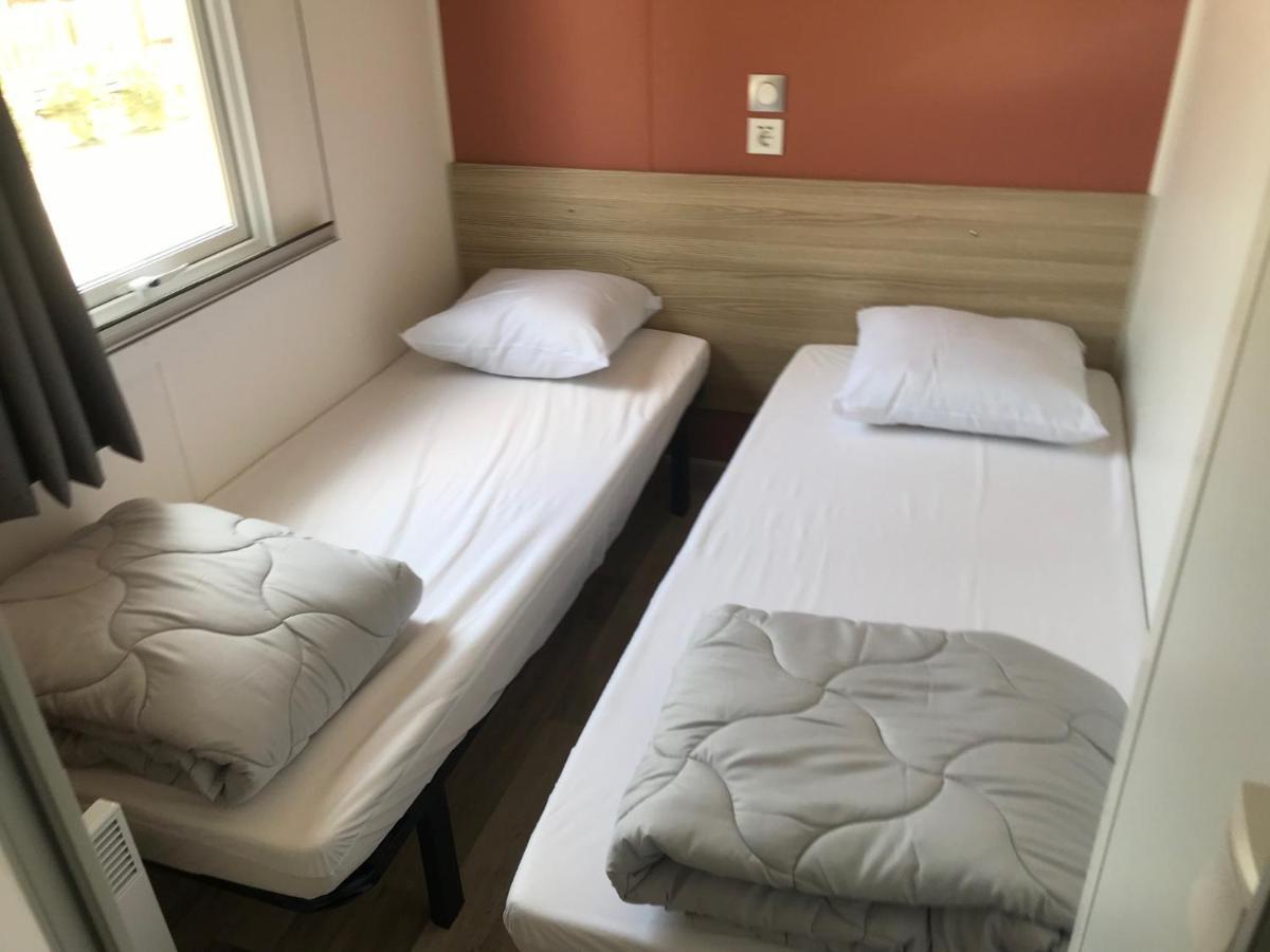 Mobil Home Camping Le Mar Estang Bord De Plage 카네트 외부 사진